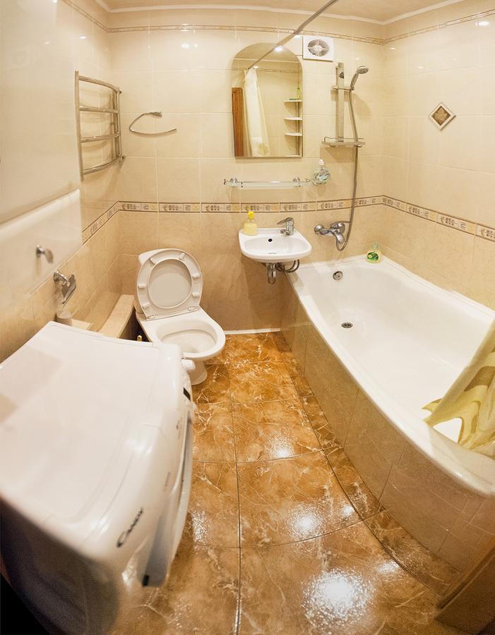 פולטבה Luxury 3 Rooms Apartments In Center By Green House מראה חיצוני תמונה